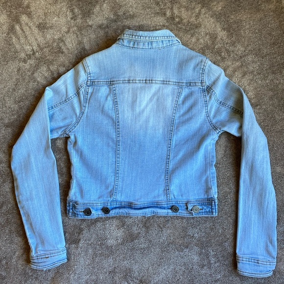 Signature Blue Jean Jacket Cropped Light Wash - Picture 2 of 5